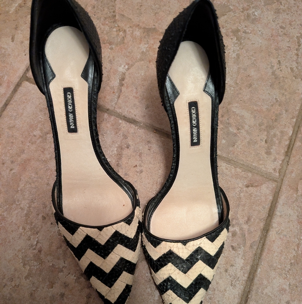 Authentic Giorgio Armani Zigzag Black and Cream Heels